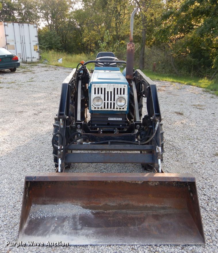 image for item DH2541 Mitsubishi D2600 MFWD tractor