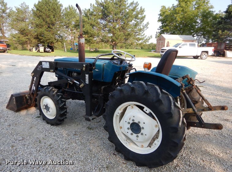 image for item DH2541 Mitsubishi D2600 MFWD tractor