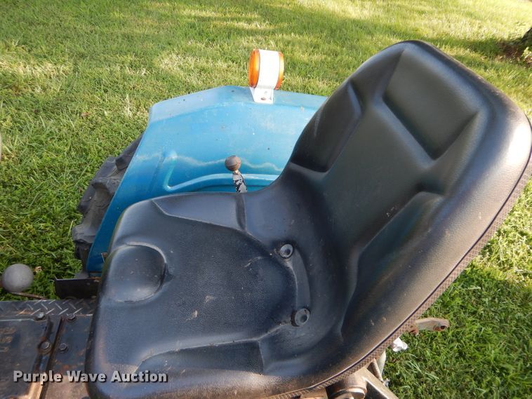 image for item DH2541 Mitsubishi D2600 MFWD tractor