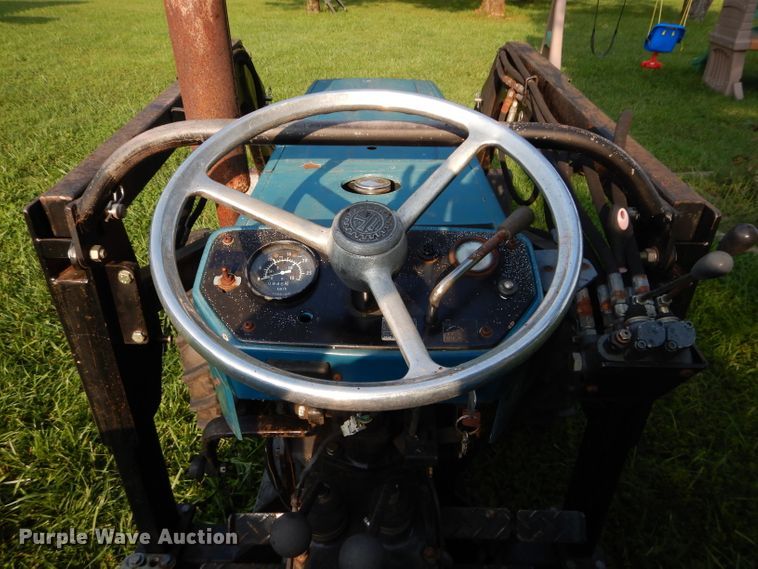 image for item DH2541 Mitsubishi D2600 MFWD tractor