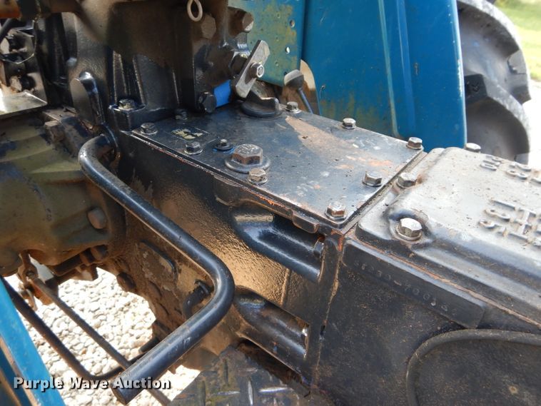 image for item DH2541 Mitsubishi D2600 MFWD tractor