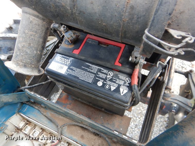 image for item DH2541 Mitsubishi D2600 MFWD tractor