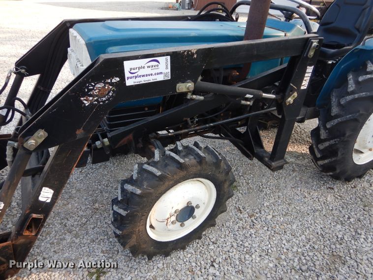 image for item DH2541 Mitsubishi D2600 MFWD tractor