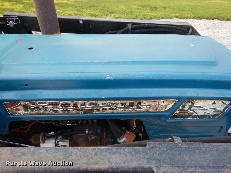 image for item DH2541 Mitsubishi D2600 MFWD tractor