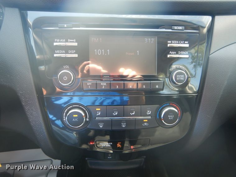 image for item DH2544 2016 Nissan Rogue SUV