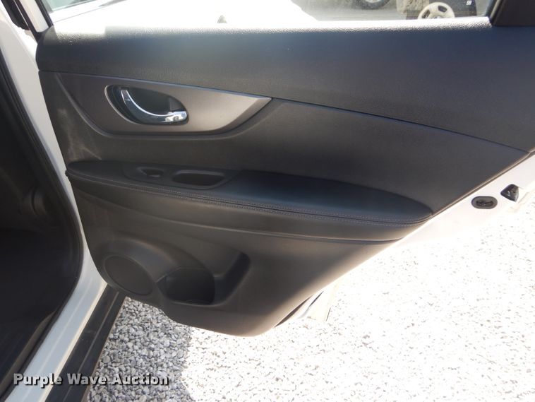 image for item DH2544 2016 Nissan Rogue SUV