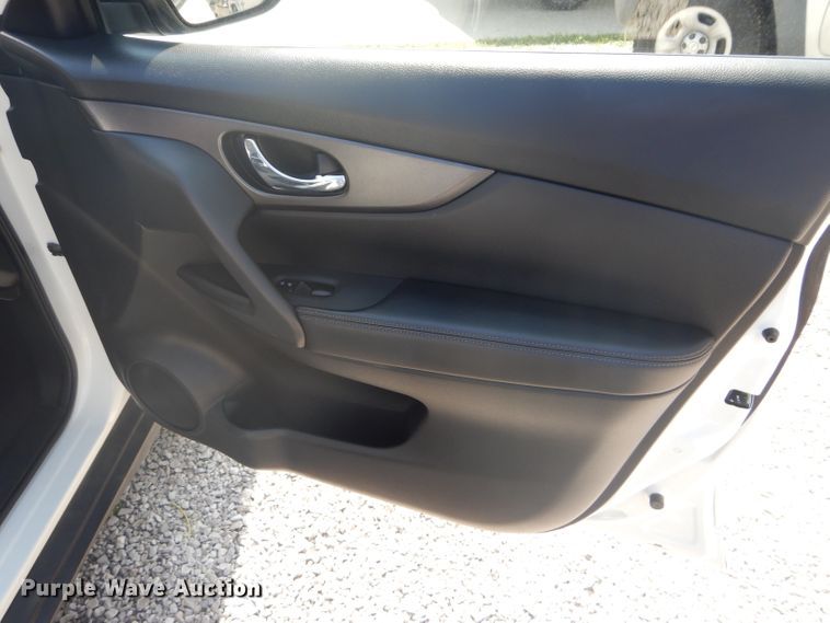 image for item DH2544 2016 Nissan Rogue SUV