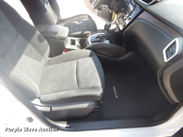 image for item DH2544 2016 Nissan Rogue SUV