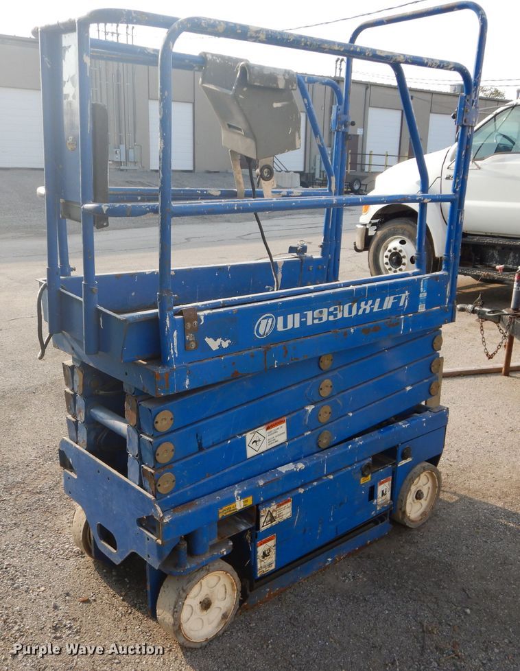 image for item DH2547 Up Right UI-1930X-Lift scissor lift
