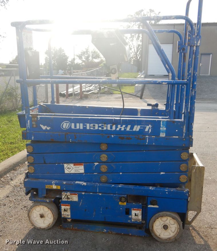 image for item DH2547 Up Right UI-1930X-Lift scissor lift