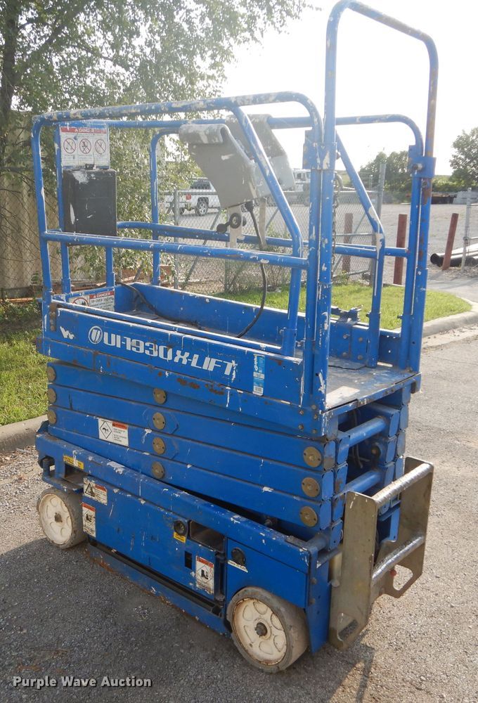 image for item DH2547 Up Right UI-1930X-Lift scissor lift