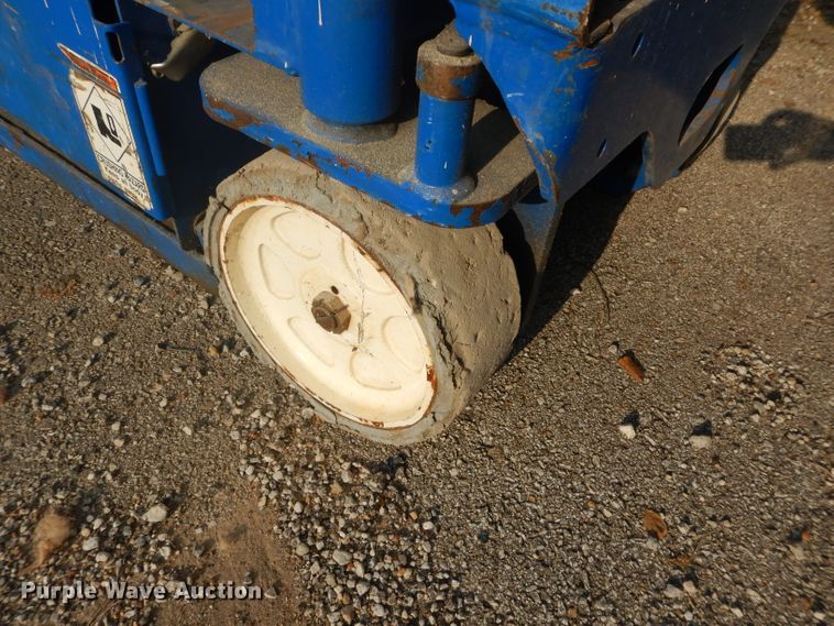 image for item DH2547 Up Right UI-1930X-Lift scissor lift