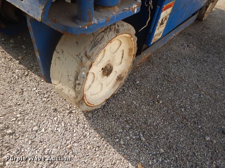 image for item DH2547 Up Right UI-1930X-Lift scissor lift