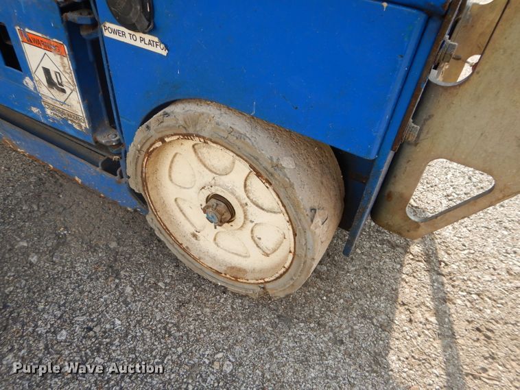 image for item DH2547 Up Right UI-1930X-Lift scissor lift