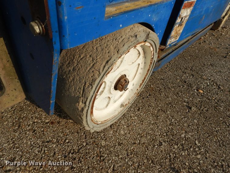 image for item DH2547 Up Right UI-1930X-Lift scissor lift