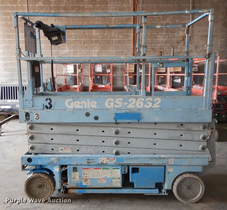 image for item DH2568 2004 Genie GS-2632 scissor lift