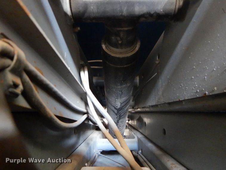 image for item DH2568 2004 Genie GS-2632 scissor lift