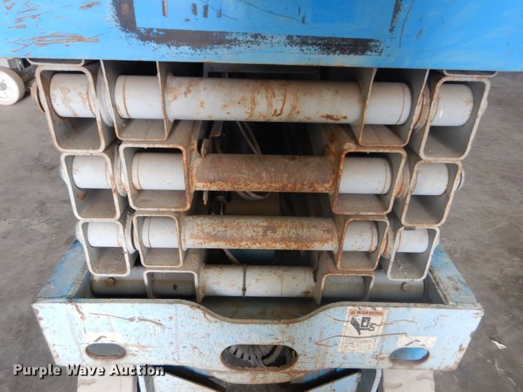 image for item DH2568 2004 Genie GS-2632 scissor lift
