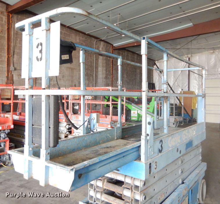 image for item DH2568 2004 Genie GS-2632 scissor lift