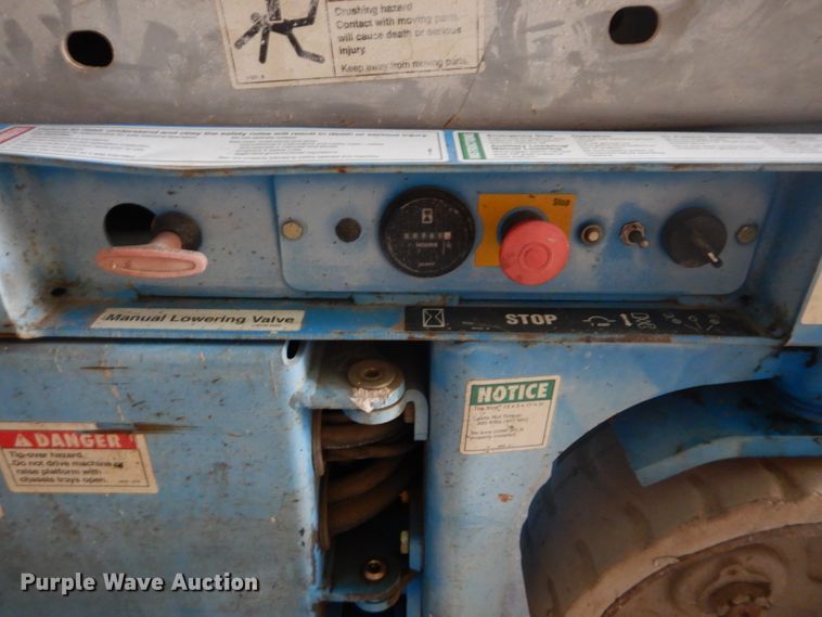 image for item DH2568 2004 Genie GS-2632 scissor lift