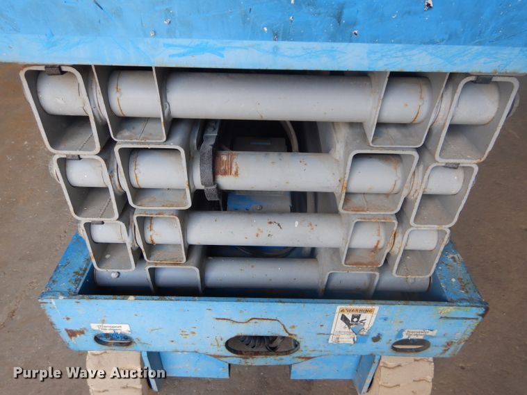 image for item DH2569 2002 Genie GS-2632 scissor lift