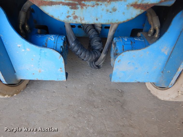 image for item DH2569 2002 Genie GS-2632 scissor lift