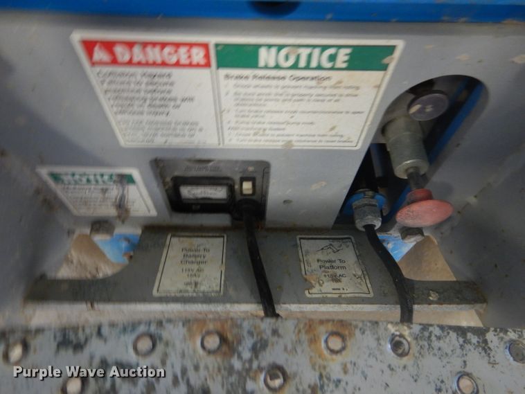 image for item DH2569 2002 Genie GS-2632 scissor lift