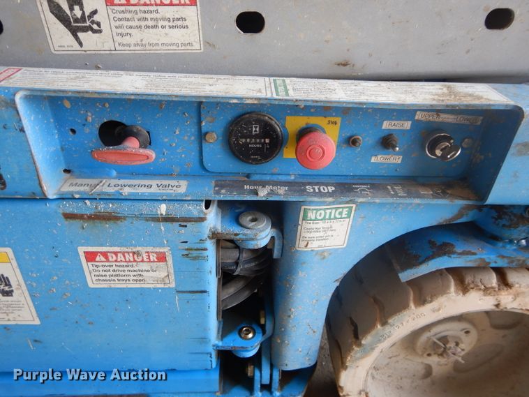 image for item DH2569 2002 Genie GS-2632 scissor lift