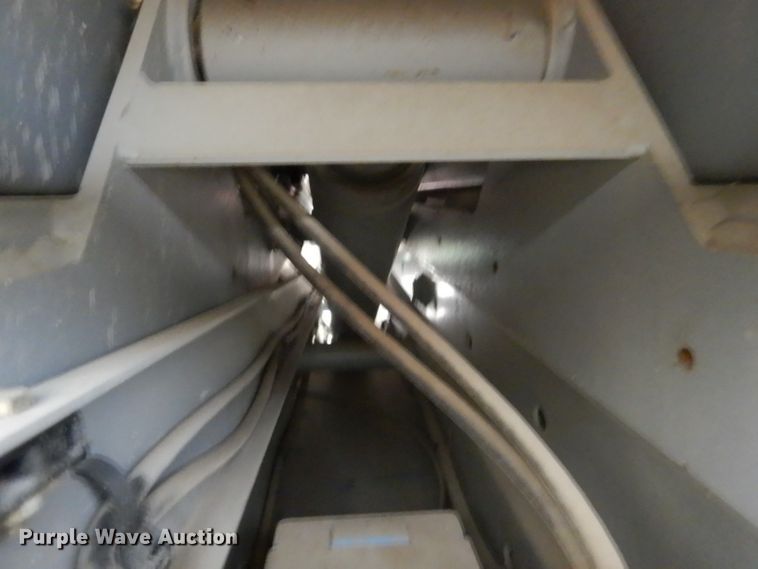 image for item DH2569 2002 Genie GS-2632 scissor lift