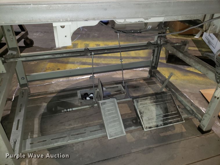 image for item DH2823 Consew 733R-5 sewing machine