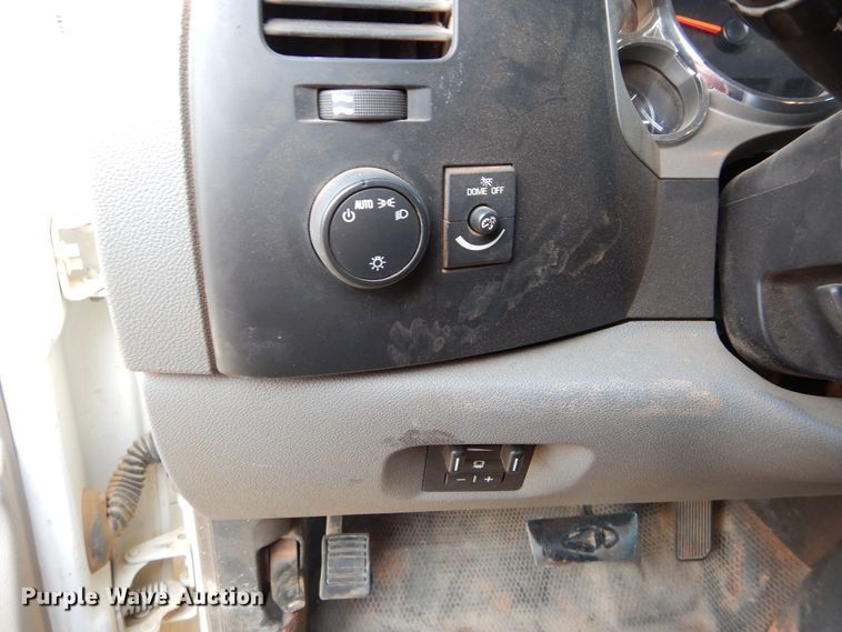 image for item DH3544 2014 Chevrolet Silverado 2500HD Crew Cab pickup truck