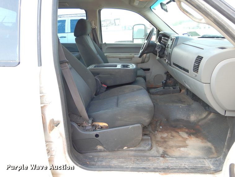 image for item DH3544 2014 Chevrolet Silverado 2500HD Crew Cab pickup truck