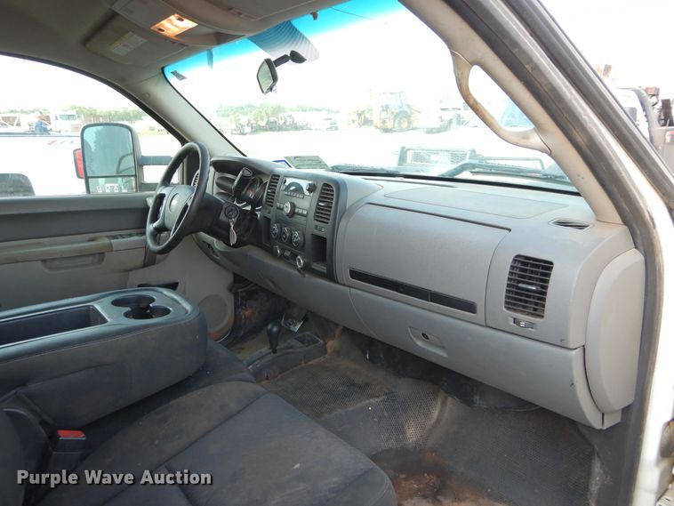 image for item DH3544 2014 Chevrolet Silverado 2500HD Crew Cab pickup truck