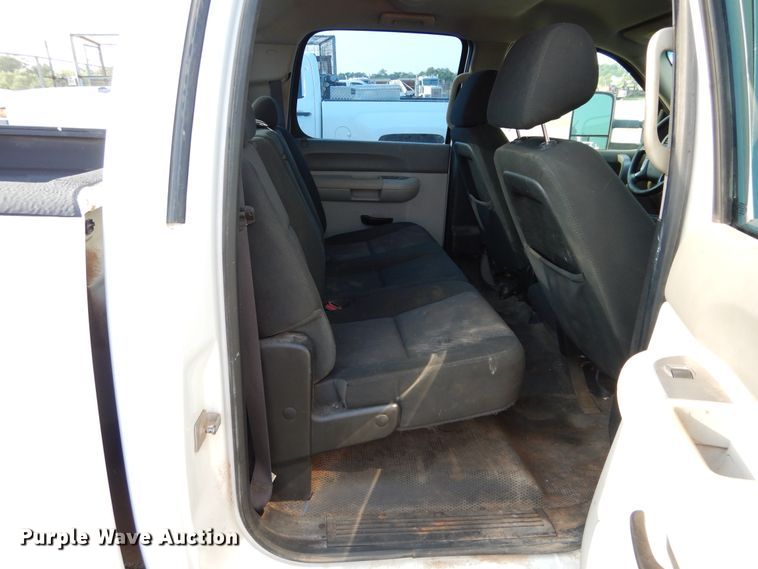 image for item DH3544 2014 Chevrolet Silverado 2500HD Crew Cab pickup truck