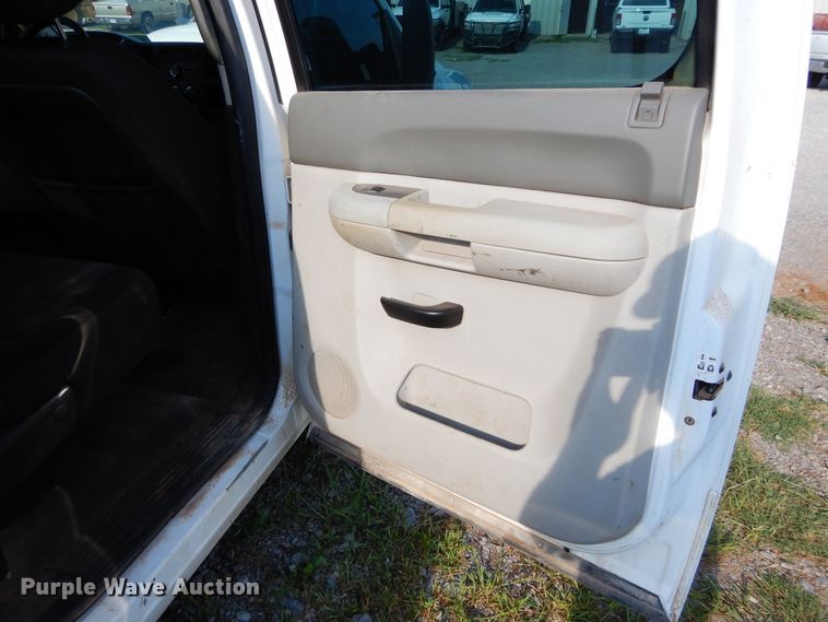 image for item DH3544 2014 Chevrolet Silverado 2500HD Crew Cab pickup truck