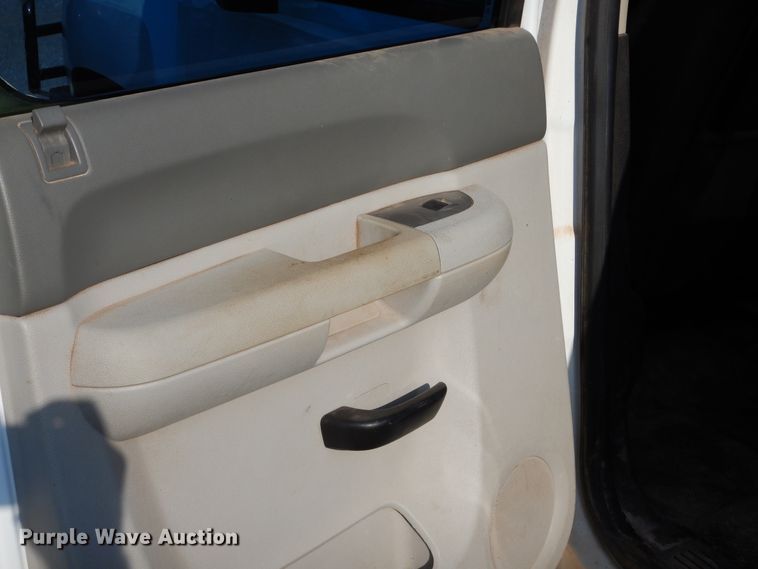 image for item DH3544 2014 Chevrolet Silverado 2500HD Crew Cab pickup truck