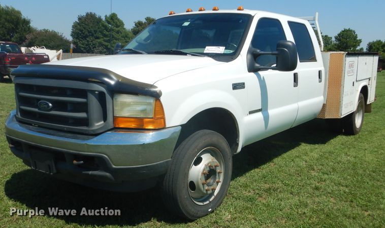 image for item DH3558 2001 Ford F550 Crew Cab utility truck