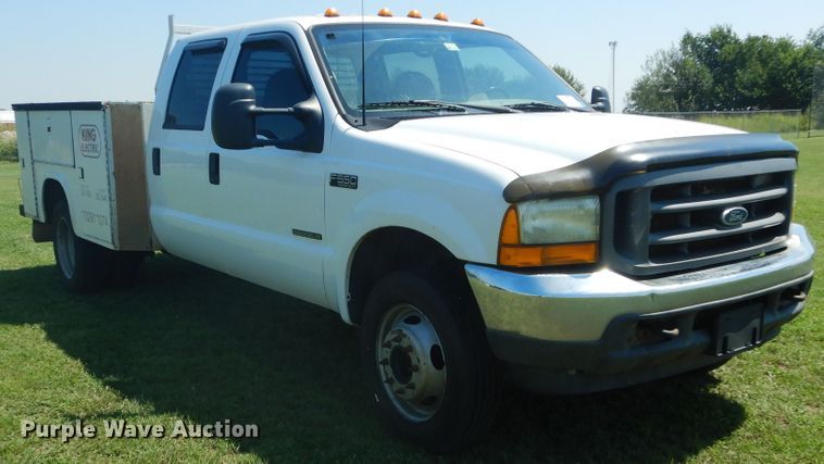 image for item DH3558 2001 Ford F550 Crew Cab utility truck