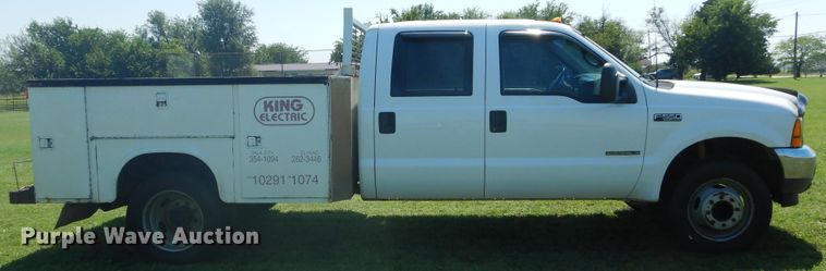image for item DH3558 2001 Ford F550 Crew Cab utility truck
