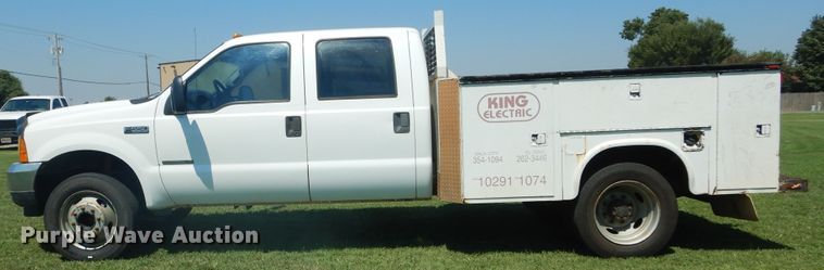 image for item DH3558 2001 Ford F550 Crew Cab utility truck