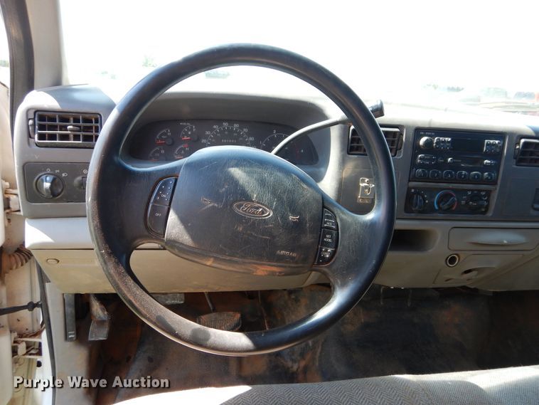 image for item DH3558 2001 Ford F550 Crew Cab utility truck