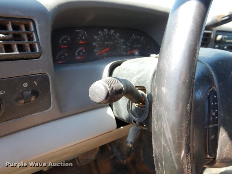 image for item DH3558 2001 Ford F550 Crew Cab utility truck