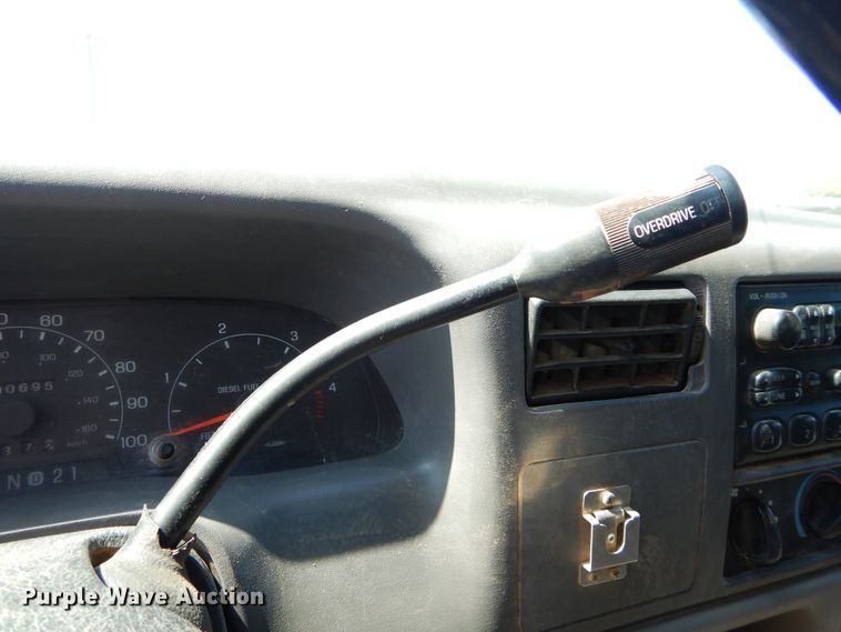 image for item DH3558 2001 Ford F550 Crew Cab utility truck