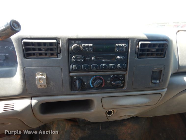 image for item DH3558 2001 Ford F550 Crew Cab utility truck