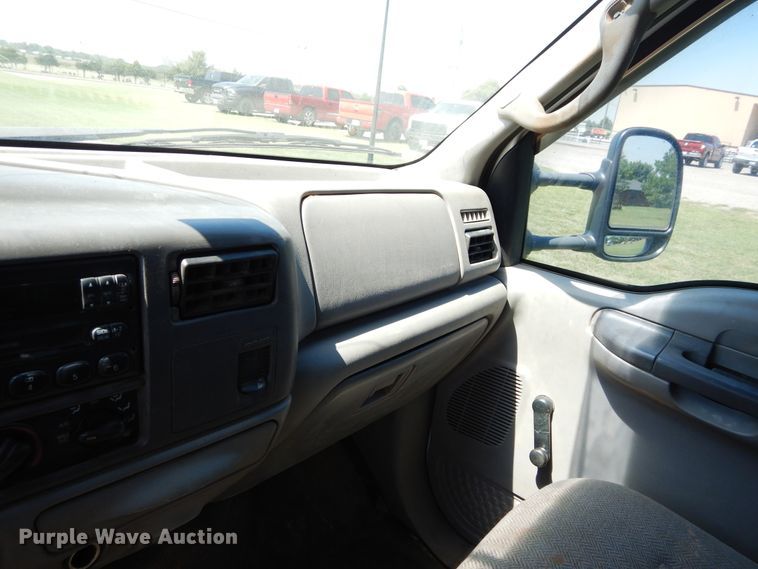 image for item DH3558 2001 Ford F550 Crew Cab utility truck