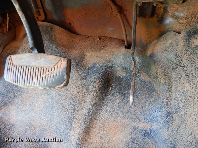 image for item DH3558 2001 Ford F550 Crew Cab utility truck