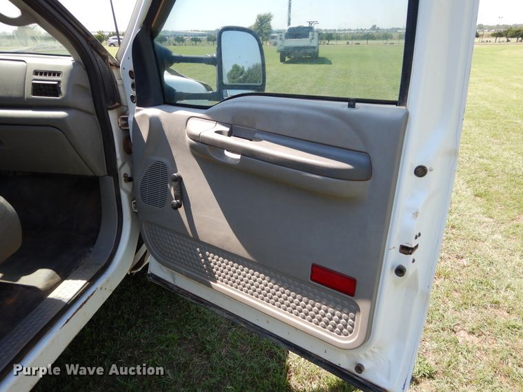 image for item DH3558 2001 Ford F550 Crew Cab utility truck