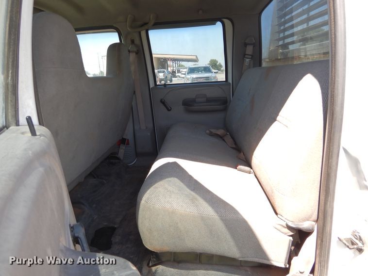 image for item DH3558 2001 Ford F550 Crew Cab utility truck