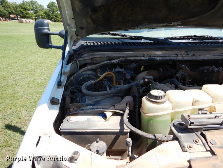 image for item DH3558 2001 Ford F550 Crew Cab utility truck