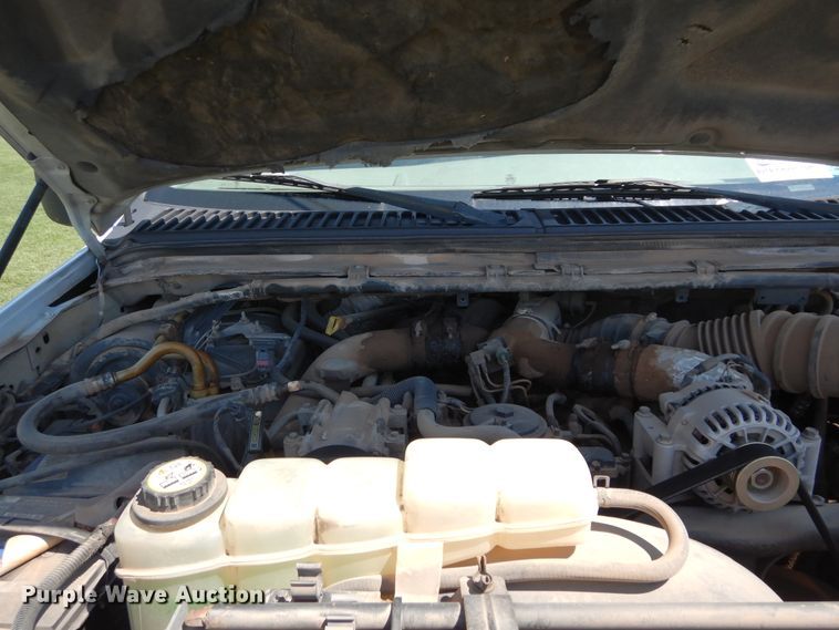 image for item DH3558 2001 Ford F550 Crew Cab utility truck